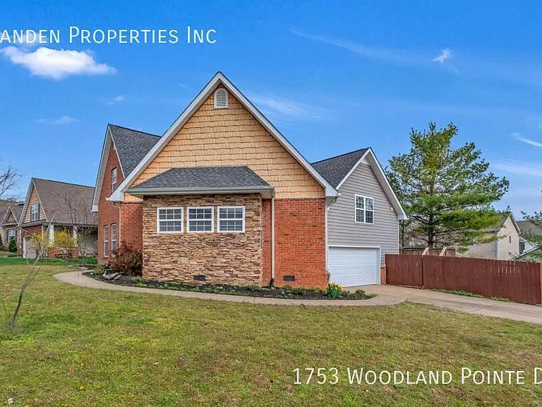 1753 Woodland Pointe Dr — Photo 3