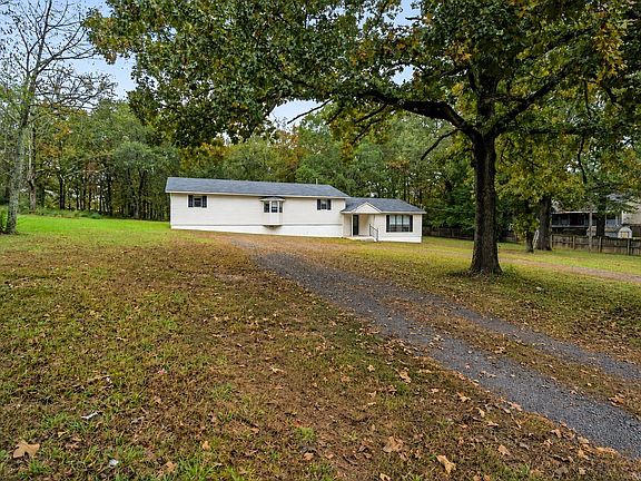 3rd image of 1421 Hatcher Rd