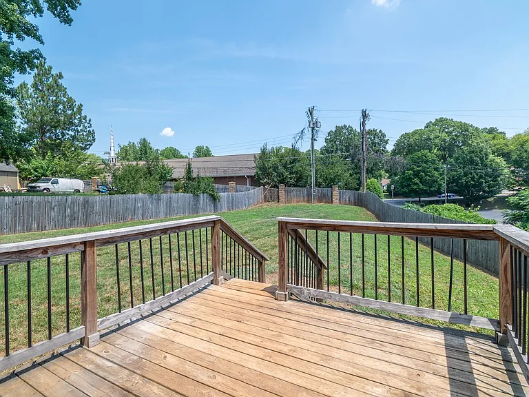 2520 Brentwood Pl — Photo 32