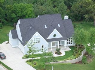 N25W27031 Lauren Ct, Pewaukee, WI 53072