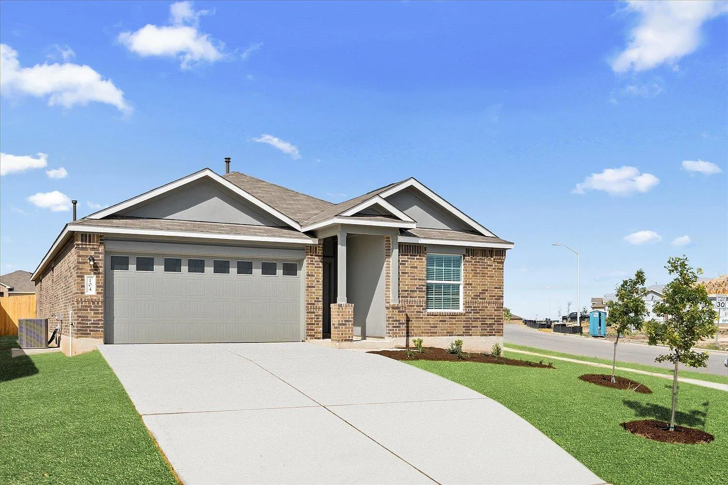 3 bed, 1966 sqft, $2,199 — Photo 2