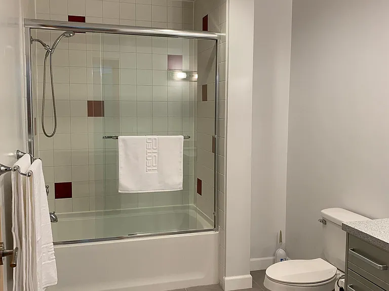Standard Suite #4 - Open Layout Floorplan & Corner Room - 774 sq ft.