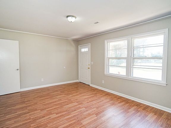 5th image of 2057 Charleston Ave