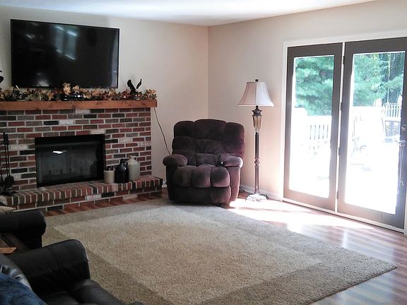 2nd image of 1305 Bowman Dr