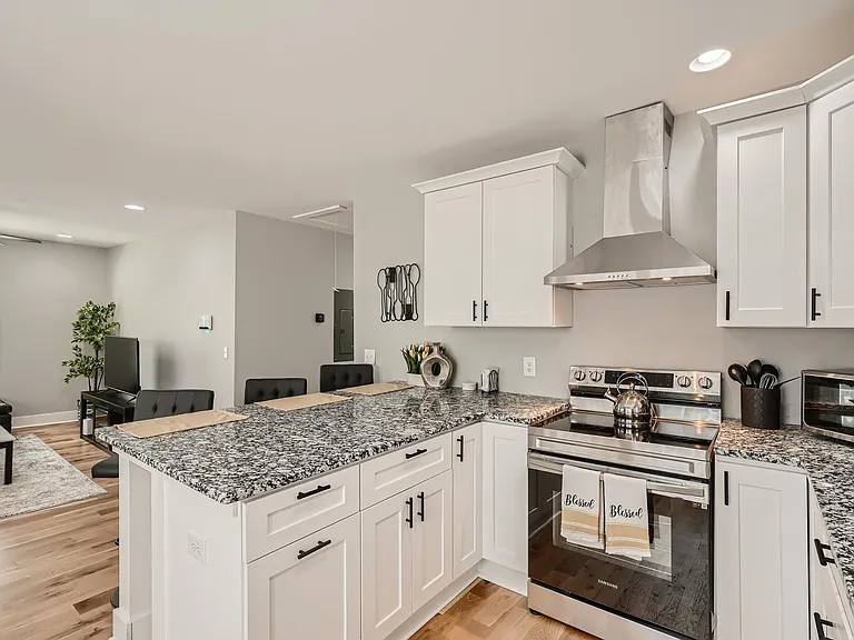 1133 Mayland Cir SW — Photo 11