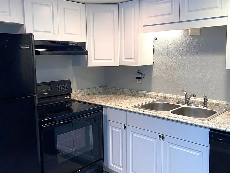 4113 S Semoran Blvd #12 — Photo 6