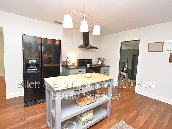 3rd image of 2924 Warrington Ave