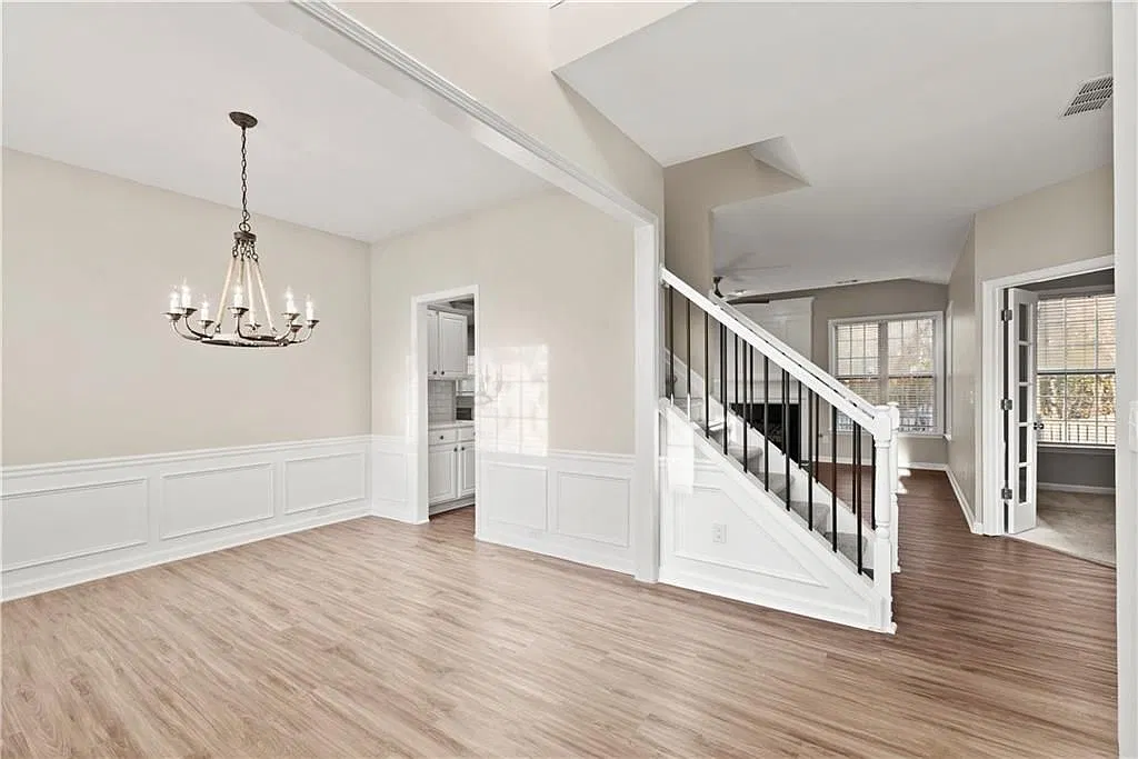 4 bed, 3.0 bath, 2464 sqft, $2,850 — Photo 3