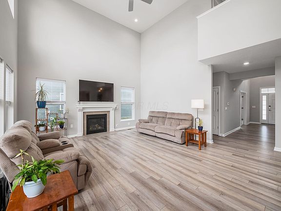 5th image of 8836 Glacier Pointe Dr