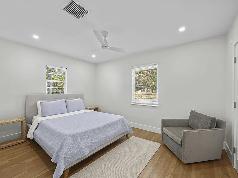 1714 N Palmway — Photo 7
