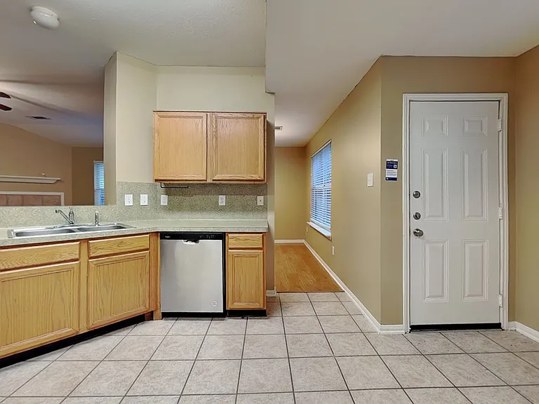 20322 Linden Tree Dr — Photo 5