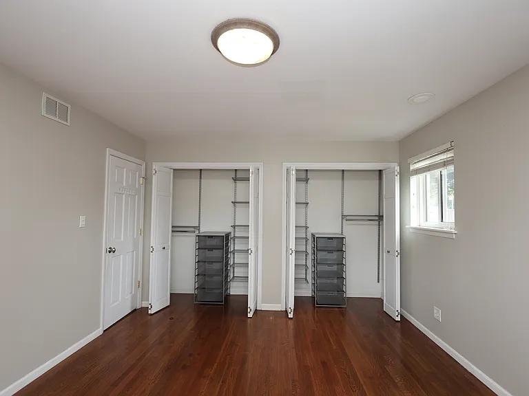 613 Leamington Ave — Photo 14