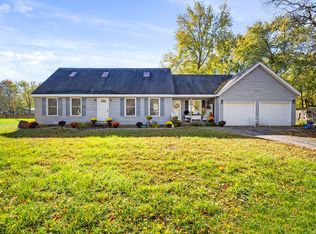 6065 Peart Rd, Morris, IL 60450