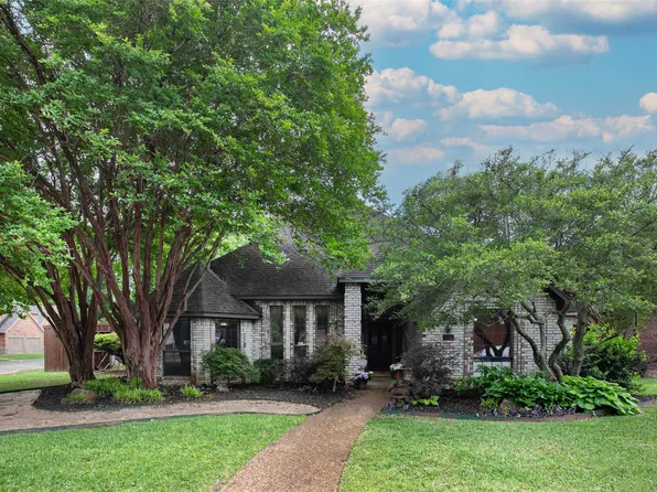606 Winding Hollow Ct, Coppell, TX 75019