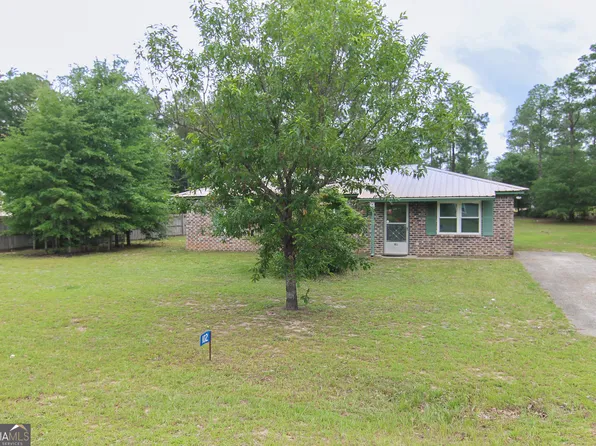 102 Plantation Dr, Butler, GA 31006