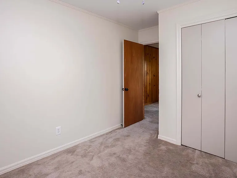 2500 Durwood Rd — Photo 15