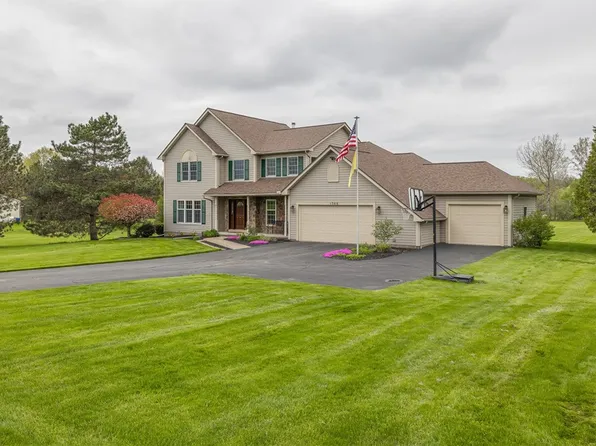 1368 Allen Rd, Penfield, NY 14526