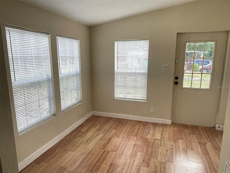 13716 NE County Road 1471 — Photo 9