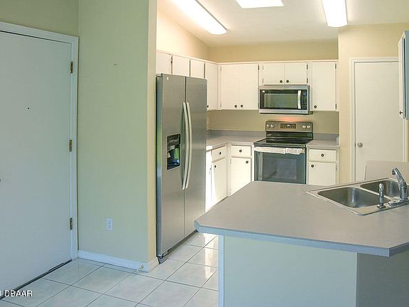 3rd image of 5448 Landis Ave