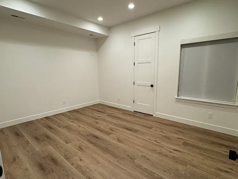 S Halcom Dr — Photo 15