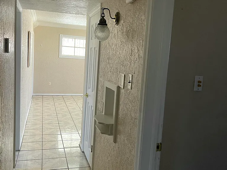 252 Trinity Pl — Photo 6