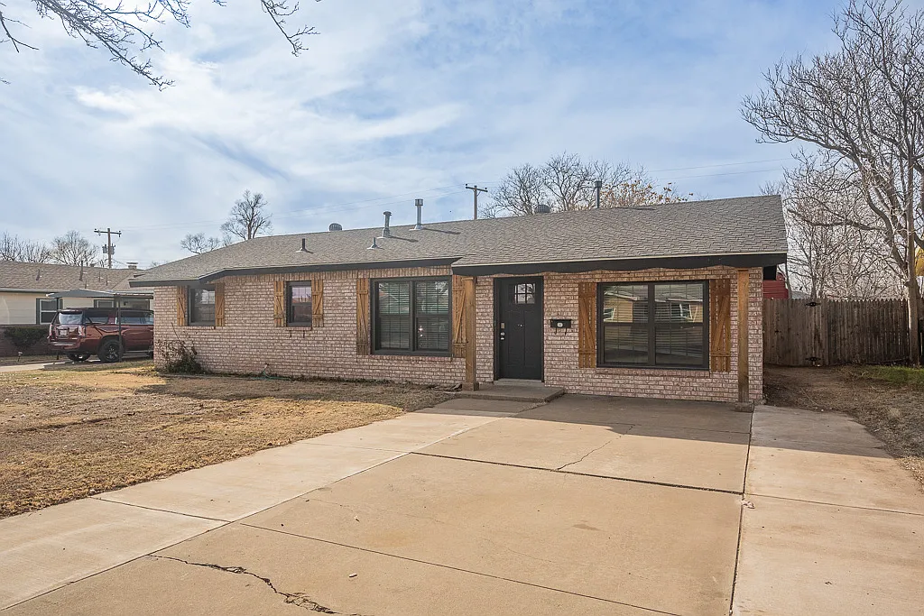 4 bed, 1844 sqft, $2,100 — Photo 3