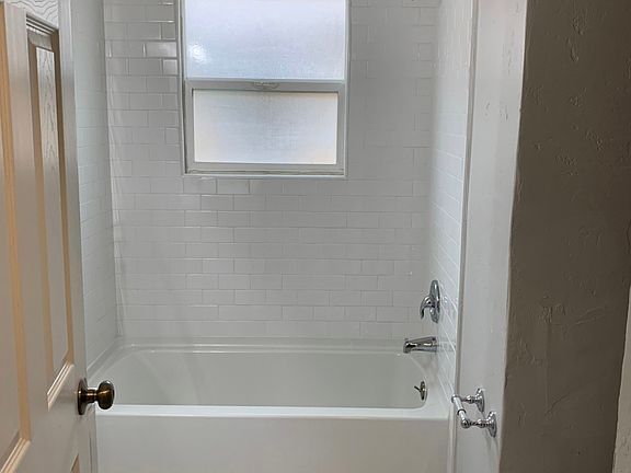 5th image of 1045 Capitol St