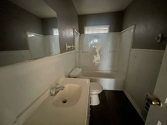 3rd image of 5345 E Parkway Dr