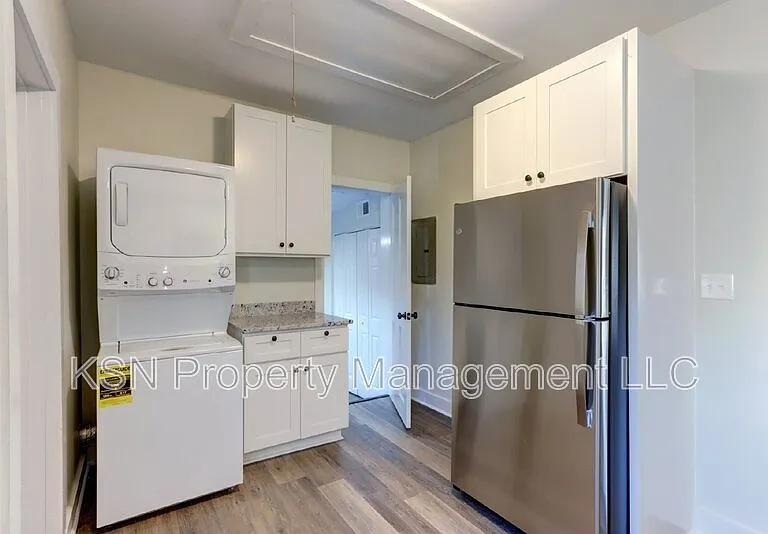 543 E Harris St — Photo 25