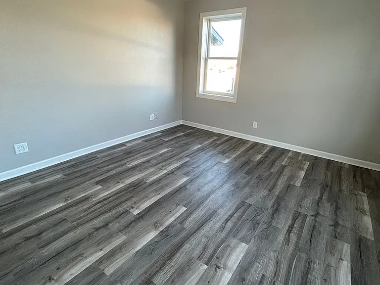 208-212 S Minnesota Ave — Photo 12