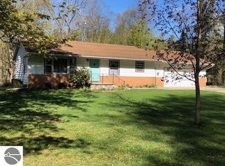 6964 S Main St, Falmouth, MI 49632