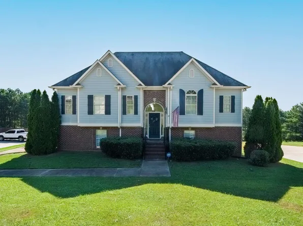 8128 Weatherstone Cir, Bessemer, AL 35022