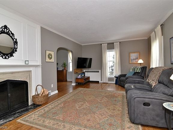 3rd image of 3581 Lytle Rd