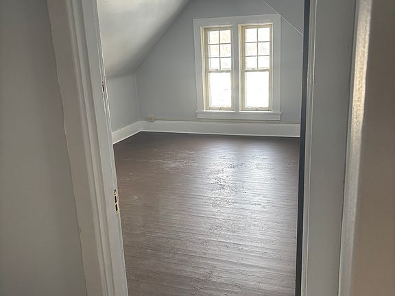 2nd image of 20 Acheson Ave APT 3