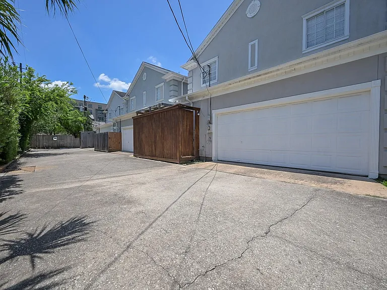 2301 Steel St — Photo 33