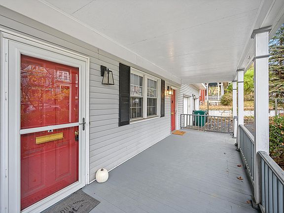 Unit 1 Entry (separate, no common area).