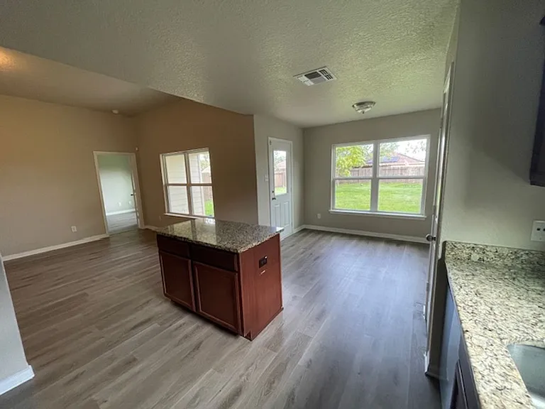 3618 Foster Mdws — Photo 10