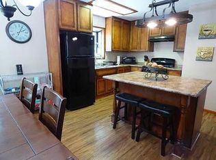 932 Berne Dr, Crestline, CA 92325