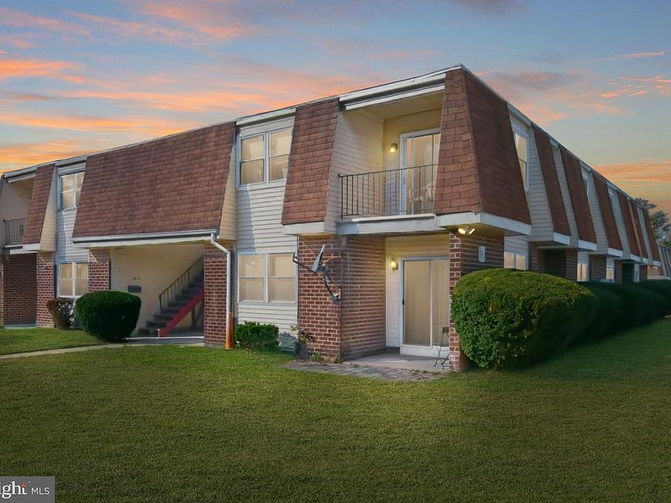 1st image of 18 Florence Tollgate Pl Unit 2