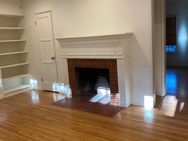 4721 Cahuenga Blvd — Photo 12