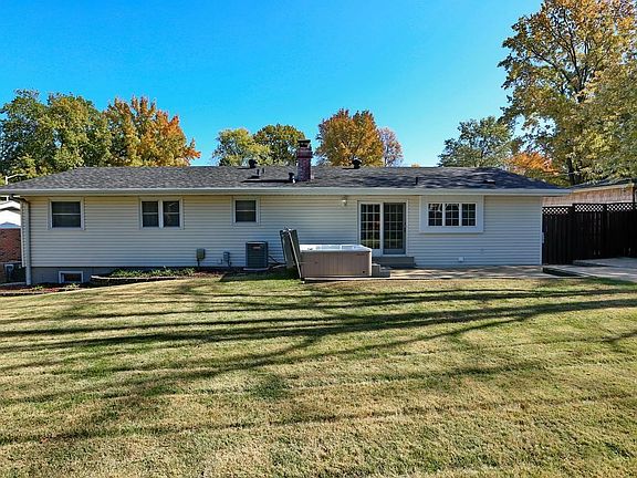 4th image of 645 Meadowgrass Dr