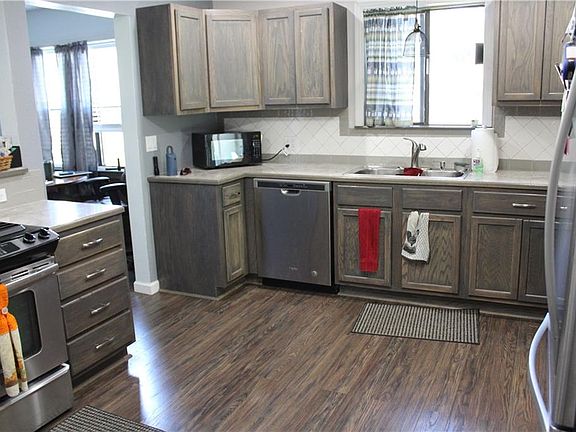3rd image of 315 N Avenue J #N