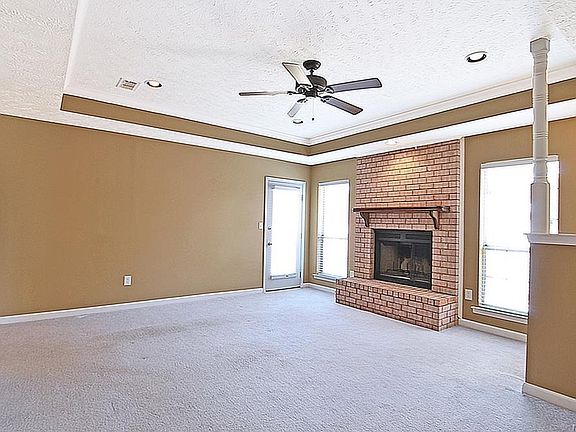 5th image of 8452 Water Oak Ct