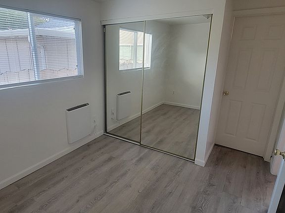 3rd image of 1688 Linden St