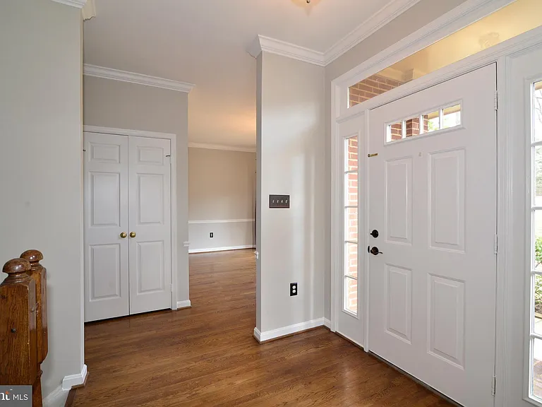 10200 Aspen Willow Dr — Photo 50