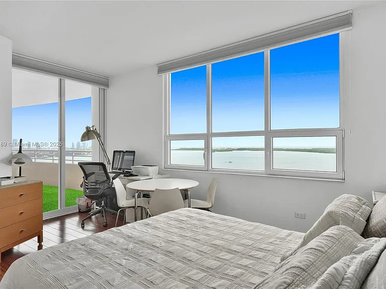 808 Brickell Key Dr #2506 — Photo 14