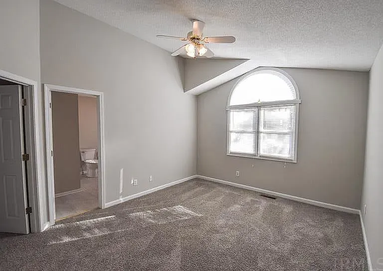 4301 E Whitley Dr — Photo 9