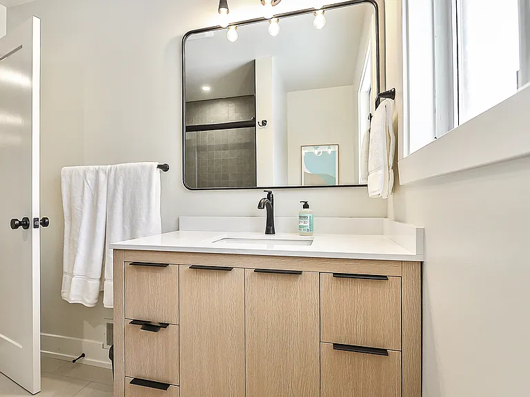 504 Ventura Ct — Photo 12