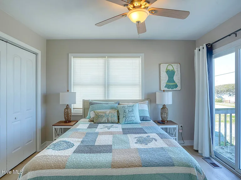 3994 Island Dr — Photo 41