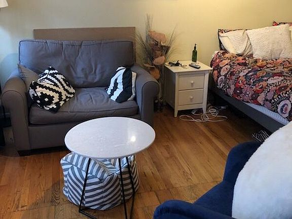 5th image of 2115 N Sedgwick St APT 2B